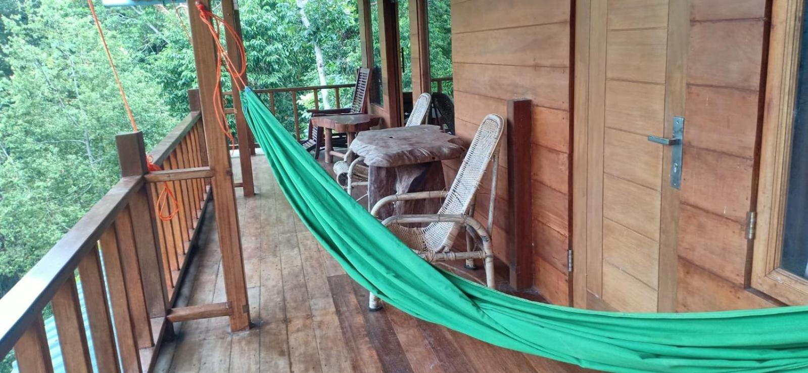 On The Rocks Bungalows, Restaurant And Jungle Trekking Tours Bukit Lawang Esterno foto