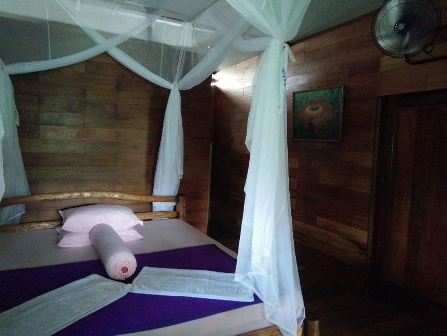 On The Rocks Bungalows, Restaurant And Jungle Trekking Tours Bukit Lawang Esterno foto